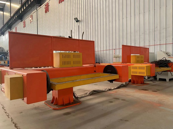 青岛今年会官网生产的焊接变位机展示 焊接变位机翻转机构的作用