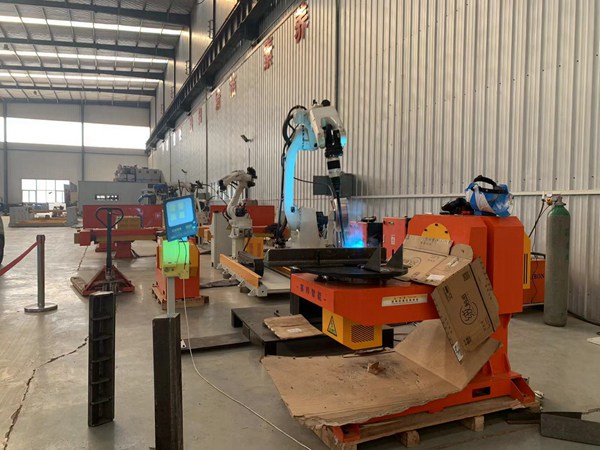 Çൺ½ñÄê»á¹ÙÍøÉú²úµÄ×Ô¶¯º¸½Ó×°±¸Õ¹Ê¾ ÓÍÏä×Ô¶¯º¸½Ó×°±¸°üÀ¨Ê²Ã´