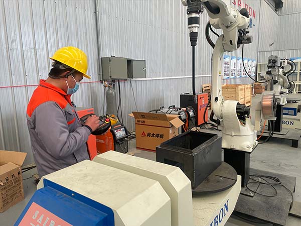 机械人焊接装备具备协调控制手艺优势 机械人焊接装备具备协调控制手艺优势