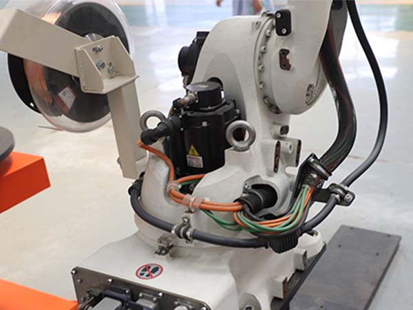 º¸½Ó»úеÈË·ÀÅöײ´«¸ÐÆ÷ʵÏÖ×Ô¶¯¸´Î» º¸½Ó»úеÈË·ÀÅöײ´«¸ÐÆ÷ʵÏÖ×Ô¶¯¸´Î»