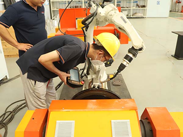 工业焊接机械人示教器的作用 工业焊接机械人示教器的作用