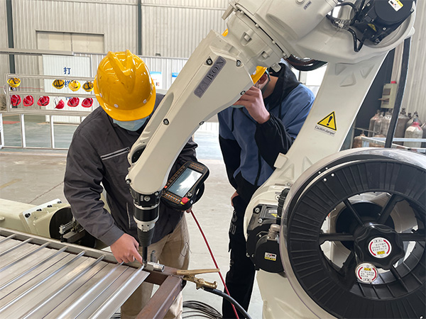 工业焊接机械人示教器的作用 工业焊接机械人示教器的作用
