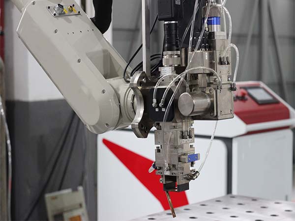 ¼¤¹âº¸½Ó»úеÈ˵ĺ¸½ÓȱÏÝÊÇ¿ÉÒÔ¾ÙÐÐÔ¤·ÀÏ¢Õù¾öµÄ ¼¤¹âº¸½Ó»úеÈ˵ĺ¸½ÓȱÏÝÊÇ¿ÉÒÔ¾ÙÐÐÔ¤·ÀÏ¢Õù¾öµÄ