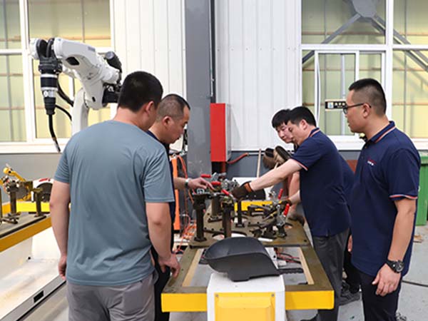 º¸½Ó»úеÈËÖÇÄÜ¿ØÖÆÏµÍ³µÄ½á¹¹ º¸½Ó»úеÈËÖÇÄÜ¿ØÖÆÏµÍ³µÄ½á¹¹