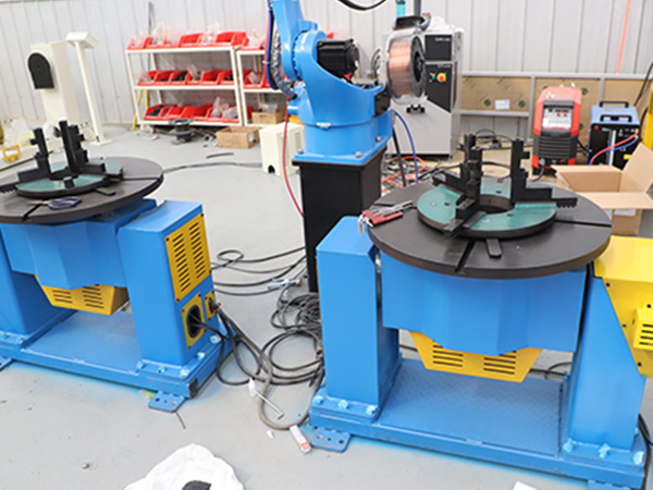 选择焊接变位机厂家的几个要点 选择焊接变位机厂家的几个要点